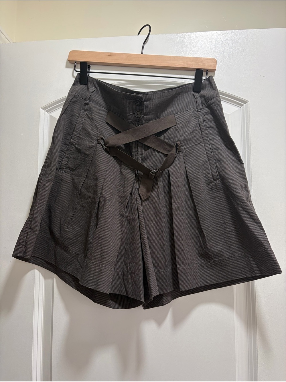 VTG Cop Copine Paris Pinstripe Pleated Wide Leg Shorts Criss Cross Strap Y2K